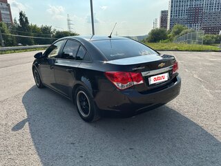2013 Chevrolet Cruze I Рестайлинг, коричневый, 700000 рублей, вид 3