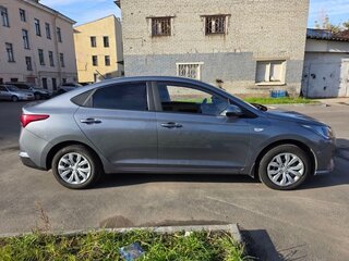 2020 Hyundai Solaris II Рестайлинг, серый, 1500000 рублей, вид 4