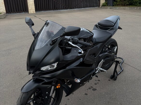 2022 Yamaha YZF-R3, чёрный, 600000 рублей - вид 7