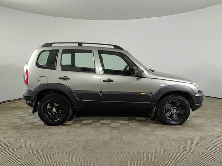 2016 Chevrolet Niva I Рестайлинг, серый, 499000 рублей, вид 4
