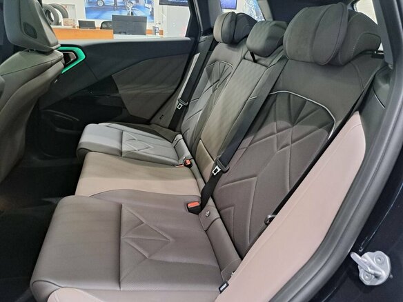 2025 BMW X3 Long 30L xDrive IV (G45/G48), чёрный, 7690000 рублей - вид 17