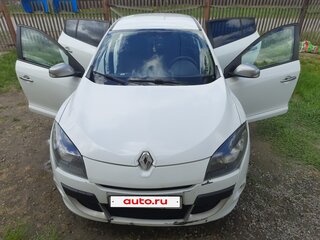 2011 Renault Megane III, белый, 698000 рублей, вид 2