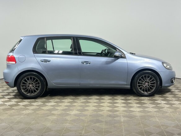 2011 Volkswagen Golf VI, голубой, 749900 рублей - вид 4