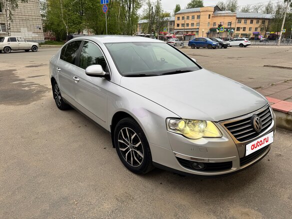 2005 Volkswagen Passat B6, серый, 600000 рублей - вид 1