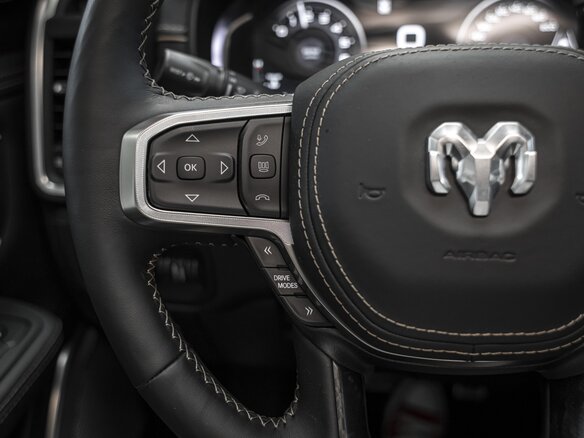 2026 Ram 1500 Crew Cab V Рестайлинг, серый, 11469084 рублей - вид 36