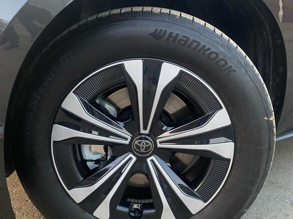 2023 Toyota bZ4X I, чёрный, 4300000 рублей - вид 8