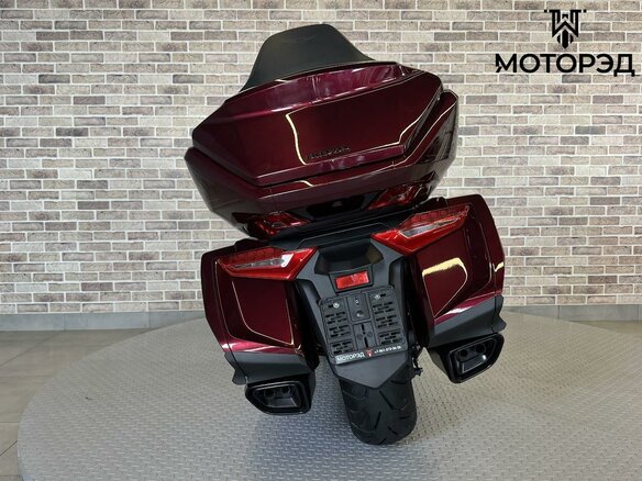 2025 Honda GL 1800 Gold Wing, красный, 3195000 рублей - вид 1