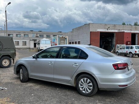 2018 Volkswagen Jetta VI Рестайлинг, серебристый, 950000 рублей, вид 4