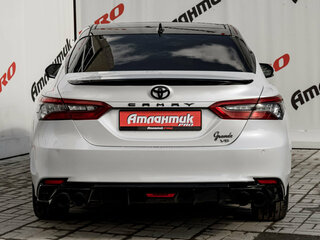 2022 Toyota Camry US Market VIII (XV70) Рестайлинг, белый, 3390000 рублей, вид 5