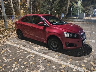 2013 Chevrolet Aveo II, красный, 487000 рублей, вид 3