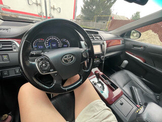 2013 Toyota Camry VII (XV50), серый, 1400000 рублей, вид 4