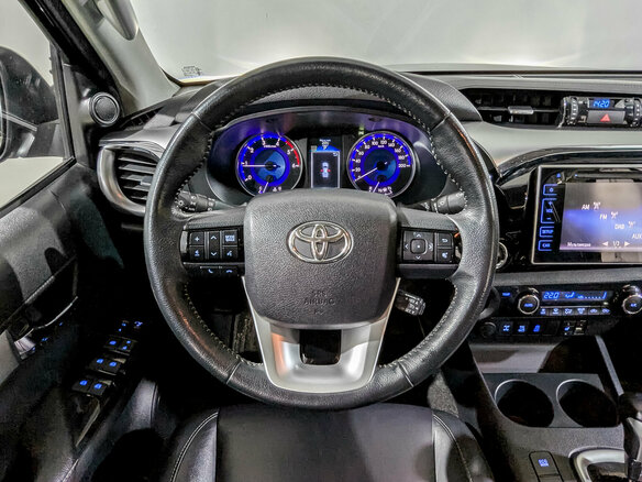 2017 Toyota Hilux VIII, чёрный, 3575000 рублей - вид 19