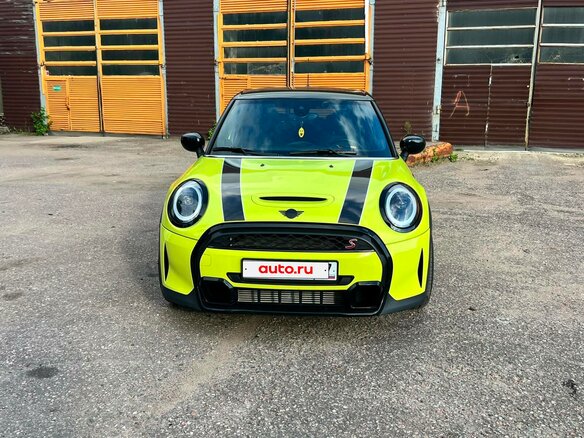 2022 Mini Hatch Cooper S III (F55/F56) Рестайлинг 2, зелёный, 3100000 рублей - вид 1