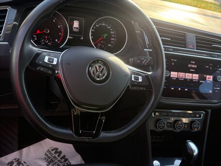 2020 Volkswagen Tiguan II, белый, 2490000 рублей, вид 4