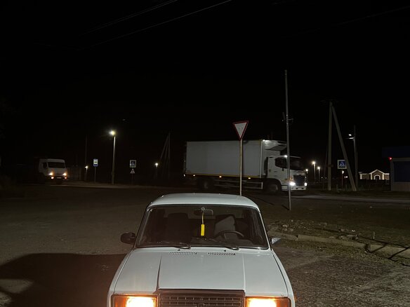2003 Lada (ВАЗ) 2107, белый, 65000 рублей - вид 4