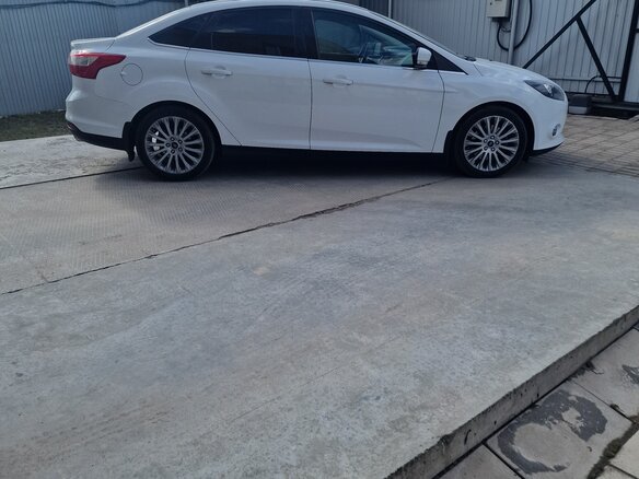 2013 Ford Focus III, белый, 1150000 рублей - вид 3