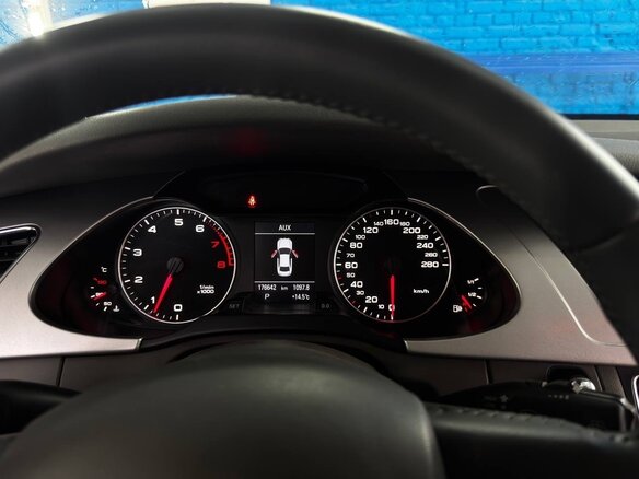 2010 Audi A4 IV (B8), красный, 850000 рублей - вид 10