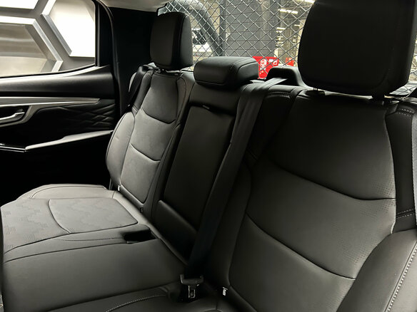2023 Isuzu D-Max III, синий, 4400000 рублей - вид 18