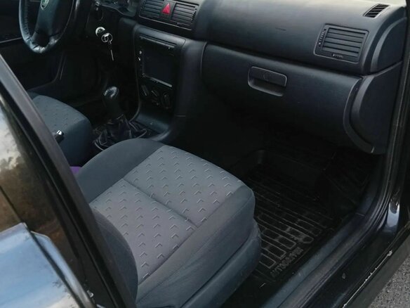 2007 Skoda Octavia I (A4) Рестайлинг, чёрный, 450000 рублей - вид 5