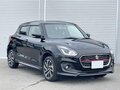 2023 Suzuki Swift V, чёрный - вид 2