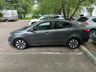 2013 Kia Rio 4-speed III, серый, 710000 рублей, вид 4