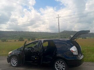2012 Toyota Prius III Рестайлинг (XW30), чёрный, 1500000 рублей, вид 2
