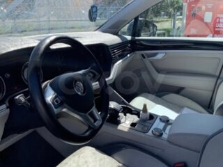 2019 Volkswagen Touareg III, синий, 2990000 рублей, вид 3