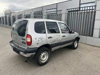 2006 Chevrolet Niva I, серебристый, 125000 рублей, вид 2