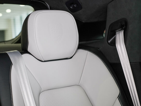 2026 Porsche Cayenne Coupé III Рестайлинг, серый - вид 32