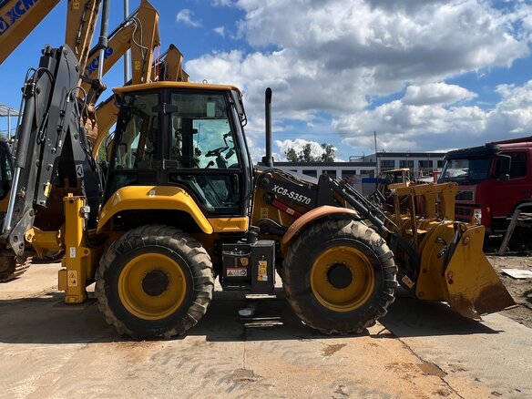 2024 XCMG XC8-S3570, золотистый - вид 3