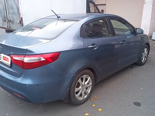 2011 Kia Rio 5-speed III, синий, 700000 рублей, вид 4