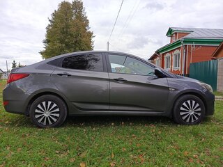 2014 Hyundai Solaris I Рестайлинг, серый, 670000 рублей, вид 3