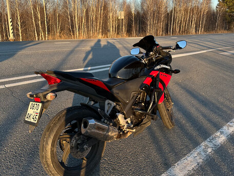 2011 Honda CBR 250R, красный, 300000 рублей, вид 5
