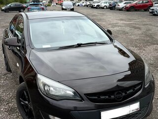 2013 Opel Astra J Рестайлинг, коричневый, 550000 рублей, вид 2