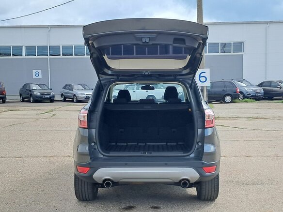 2017 Ford Kuga II Рестайлинг, серый, 1069000 рублей - вид 9