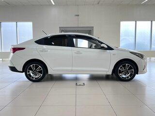 2020 Hyundai Solaris II Рестайлинг, белый, 1530000 рублей, вид 4