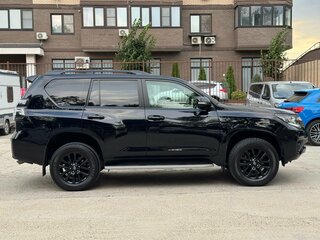 2021 Toyota Land Cruiser Prado 150 Series Рестайлинг 3, чёрный, 5640000 рублей, вид 4