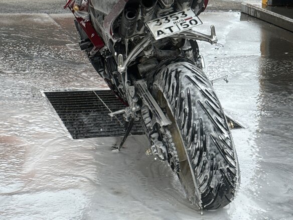 2007 Yamaha YZF-R1, красный, 700000 рублей - вид 1