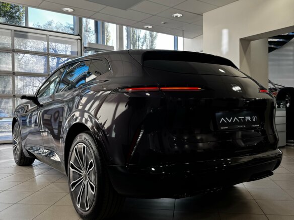 2026 Avatr 07, фиолетовый, 7000000 рублей - вид 3