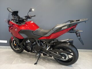 2023 Honda NT1100, красный, 1799900 рублей, вид 3