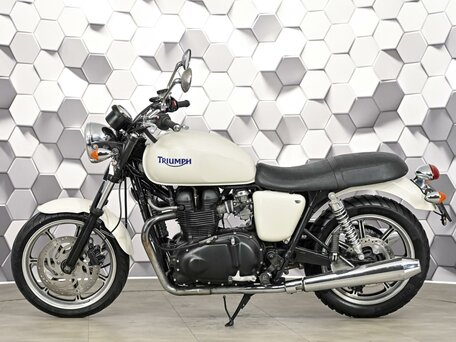 2009 Triumph Bonneville, белый, 547000 рублей, вид 4