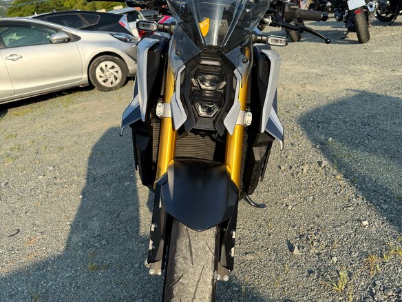 2022 Suzuki GSX-S 1000, серый, 1099000 рублей - вид 14