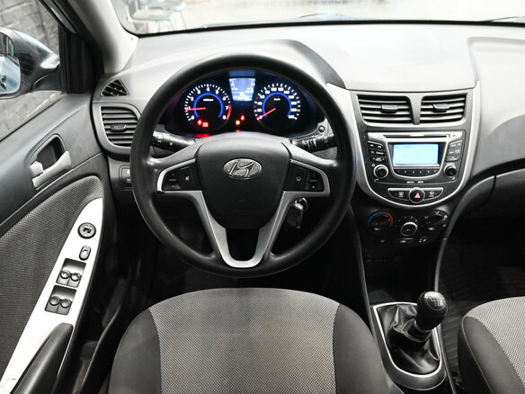 2012 Hyundai Solaris I, синий, 720000 рублей - вид 12
