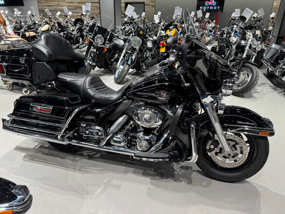 2008 Harley-Davidson Electra Glide, чёрный, 1000000 рублей - вид 4