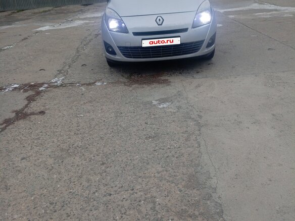 2009 Renault Scenic III, серебристый, 450000 рублей
