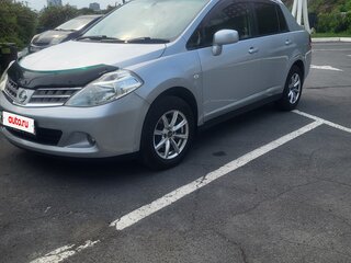 2009 Nissan Tiida Latio I, серебристый, 625000 рублей, вид 2