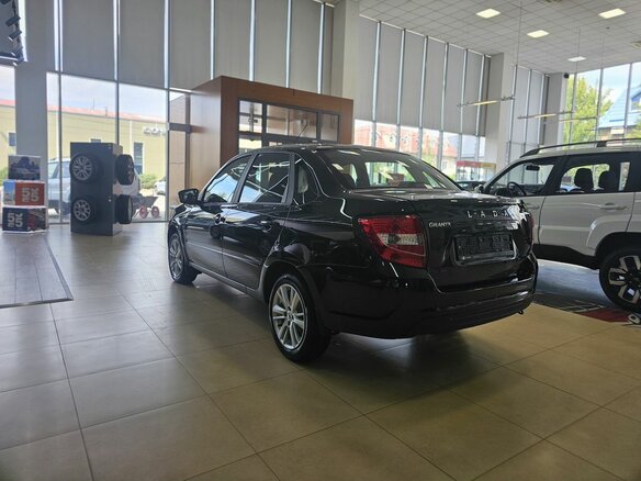 2026 Lada (ВАЗ) Granta I Рестайлинг, чёрный, 1218000 рублей - вид 3