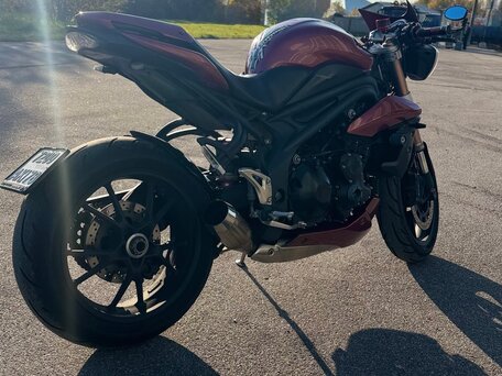 2012 Triumph Speed Triple, красный, 490000 рублей, вид 2