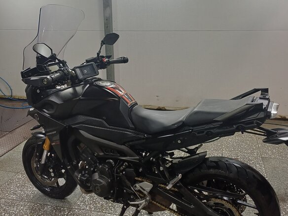 2017 Yamaha MT-09 Tracer (FJ-09), чёрный, 790000 рублей - вид 4