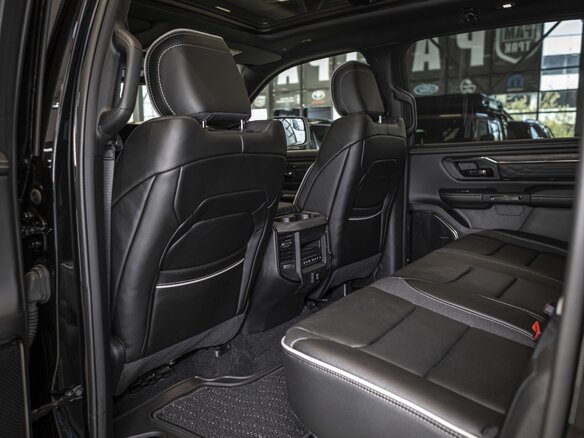 2026 Ram 1500 Crew Cab V Рестайлинг, чёрный - вид 15